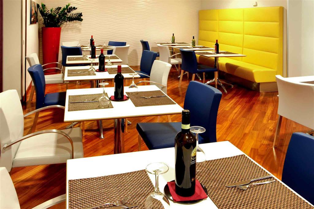 โรงแรมเมอร์เคียว อันโจโยโน นาโปลี ซีทีอาร์ เนเปิลส์ ร้านอาหาร รูปภาพ